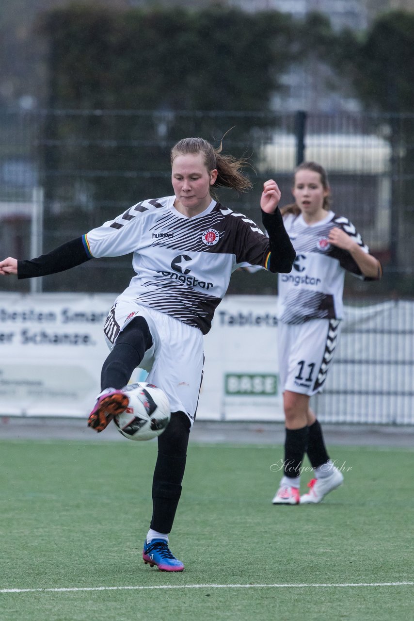 Bild 244 - B-Juniorinnen FC St.Pauli . Braedstrup IF : Ergebnis: 4:1